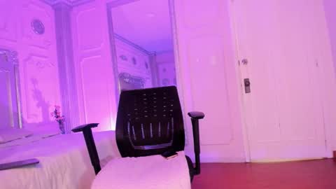 Alison Fishert online show from December 2, 12:21 pm