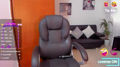 Alisson online show from December 3, 1:21 pm
