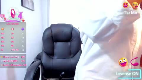 Snapshot of alisonlemoos chatting on June 14, 2:30 pm Alisson online show from June 14, 2:30 pm
