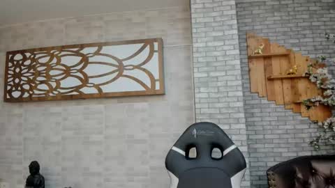 Snapshot of alisonn_doll chatting on October 23, 12:59 pm alisonn_doll online show from October 23, 12:59 pm