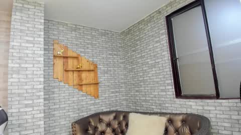 Snapshot of alisonn_doll chatting on November 23, 1:11 pm alisonn_doll online show from November 23, 1:11 pm