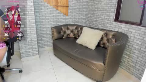 Snapshot of alisonn_doll chatting on November 25, 11:43 am alisonn_doll online show from November 25, 11:43 am