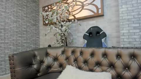 Snapshot of alisonn_doll chatting on December 3, 12:47 pm alisonn_doll online show from December 3, 12:47 pm