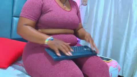Snapshot of alisonthonson chatting on June 16, 12:30 pm Alison online show from June 16, 12:30 pm