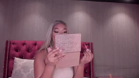 Alison Moon  online show from January 16, 10:10 am