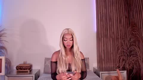 Alison Moon  online show from February 4, 10:32 am