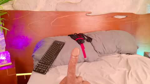Alison Moon  online show from July 14, 2:05 am