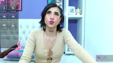 Snapshot of aliss_diiaz chatting on February 13, 12:35 am aliss_diiaz online show from February 13, 12:35 am