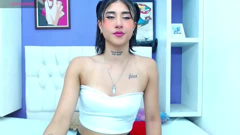 Snapshot of aliss_diiaz chatting on February 26, 8:11 pm aliss_diiaz online show from February 26, 8:11 pm