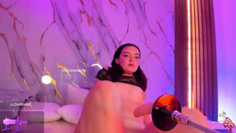 Mia online show from October 29, 3:09 am