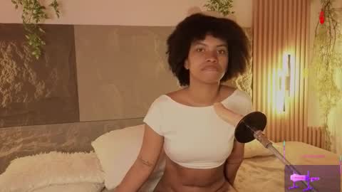 Mia online show from November 19, 2:50 pm