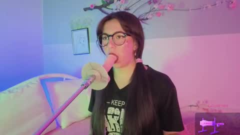 Snapshot of alissa_cute1 chatting on March 19, 9:30 pm Mia online show from March 19, 9:30 pm