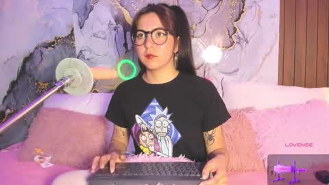 Snapshot of alissa_cute1 chatting on March 29, 8:20 pm Mia online show from March 29, 8:20 pm