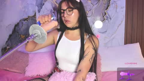 Snapshot of alissa_cute1 chatting on April 1, 8:28 pm Mia online show from April 1, 8:28 pm