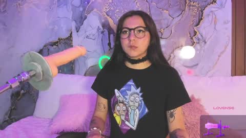 Snapshot of alissa_cute1 chatting on April 4, 8:17 pm Mia online show from April 4, 8:17 pm
