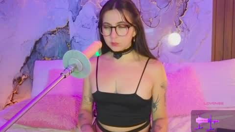 Snapshot of alissa_cute1 chatting on April 11, 8:35 pm Mia online show from April 11, 8:35 pm