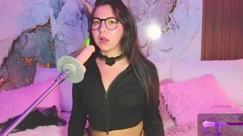 Snapshot of alissa_cute1 chatting on April 16, 8:42 pm Mia online show from April 16, 8:42 pm