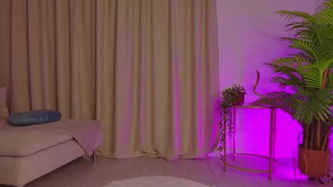 alissa_foxx online show from September 12, 5:40 am