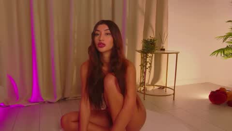 Snapshot of alissa_foxx chatting on October 28, 10:30 am alissa_foxx online show from October 28, 10:30 am