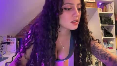 alissajaede online show from October 3, 12:51 am