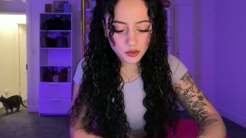 alissajaede online show from December 3, 2:08 am