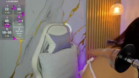 Alissa owens online show from December 18, 10:10 am