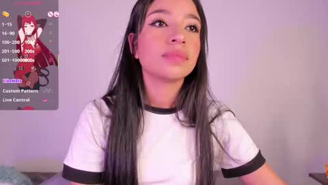 Snapshot of alissarose_ chatting on October 22, 9:36 pm Mara Isabel online show from October 22, 9:36 pm