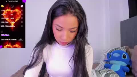 Snapshot of alissarose_ chatting on July 22, 6:32 pm Mara Isabel online show from July 22, 6:32 pm