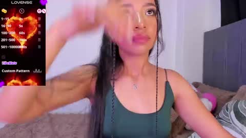 Snapshot of alissarose_ chatting on July 28, 8:52 pm Mara Isabel online show from July 28, 8:52 pm