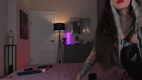 Snapshot of alissasexdoll chatting on February 2, 1:04 am Help me Reach K FollowerslPut your finger up online show from February 2, 1:04 am