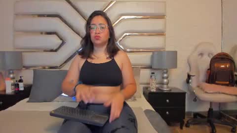 alissbluumm online show from June 13, 11:41 am