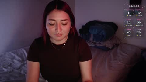 Snapshot of alisseandjamess chatting on October 17, 8:11 pm Jamesss online show from October 17, 8:11 pm