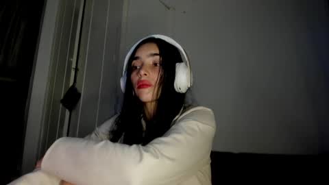 Snapshot of alisson369_ chatting on April 2, 9:07 am Alisson369 online show from April 2, 9:07 am