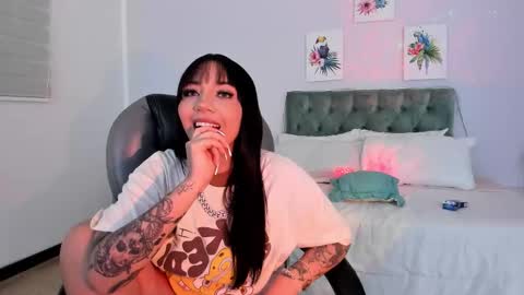 alisson__cortez online show from October 26, 5:13 am
