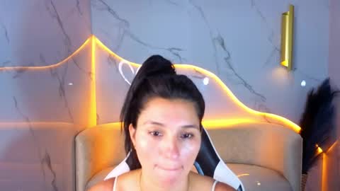 Snapshot of alisson_tx_ chatting on April 12, 7:57 am alisson_tx_ online show from April 12, 7:57 am
