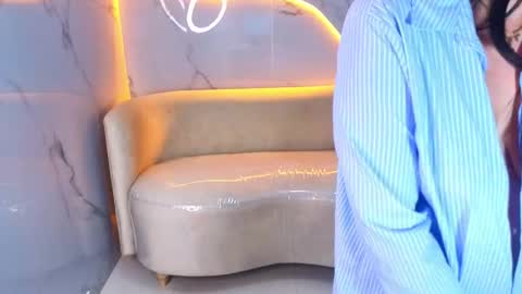 Snapshot of alisson_tx_ chatting on April 21, 1:42 am alisson_tx_ online show from April 21, 1:42 am