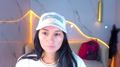 Snapshot of alisson_tx_ chatting on April 26, 12:25 pm alisson_tx_ online show from April 26, 12:25 pm