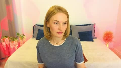 alisssarose online show from May 12, 8:17 pm