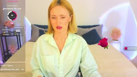 alisssarose online show from June 12, 9:03 pm