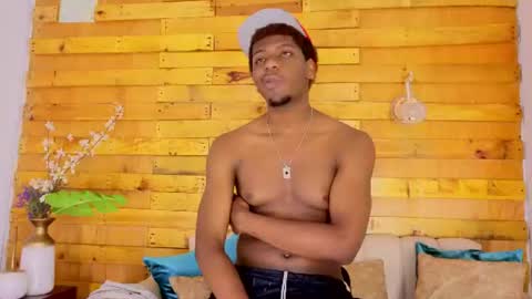 Snapshot of alister_star chatting on June 12, 12:37 pm alister online show from June 12, 12:37 pm