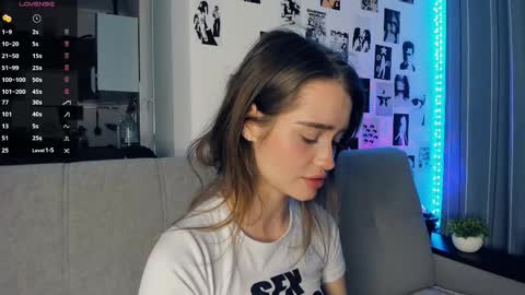 Alivia online show from November 15, 10:01 am