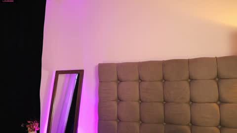 Alix online show from January 4, 8:05 pm