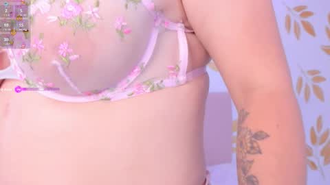 Snapshot of alix_bay chatting on November 13, 8:52 pm Alix online show from November 13, 8:52 pm