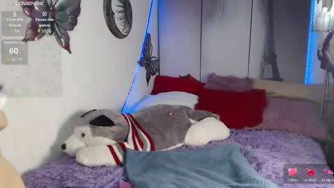 alix_kitty_ online show from June 11, 2:53 am