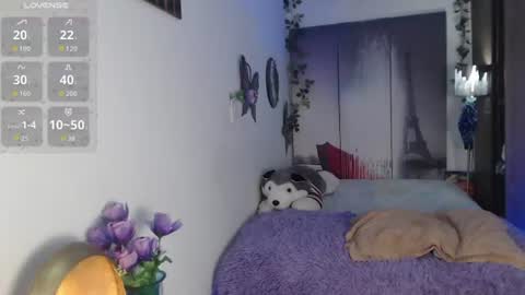 alix_kitty_ online show from June 25, 5:12 am