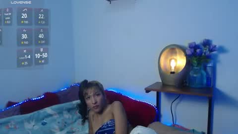 alix_kitty_ online show from June 25, 10:14 pm
