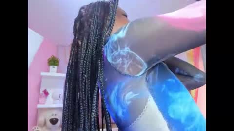 alix noa online show from January 17, 7:17 pm