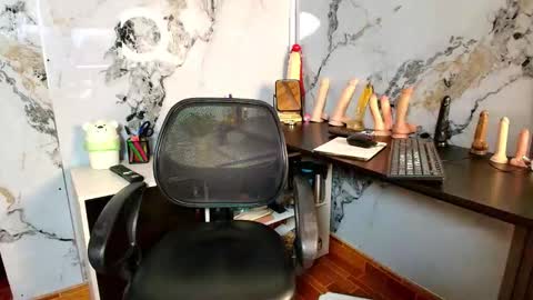 Snapshot of alixlong chatting on March 14, 1:34 am Alix online show from March 14, 1:34 am