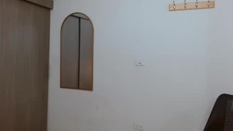 alix online show from November 14, 4:28 pm