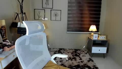 Snapshot of aliyah_bucks chatting on January 19, 2:36 am hello your lovely ALIYAH online show from January 19, 2:36 am